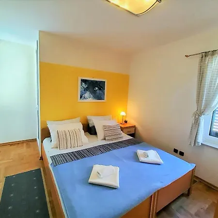 Petra I Karlo Appartement *