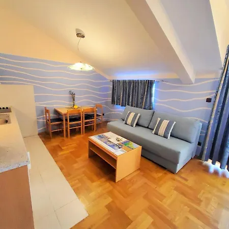Petra I Karlo Appartement Turanj