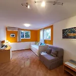 Appartement Petra I Karlo