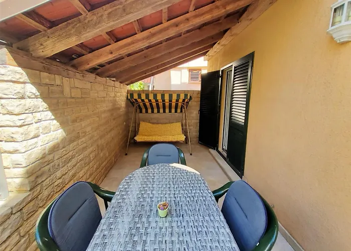 Appartement Petra I Karlo *